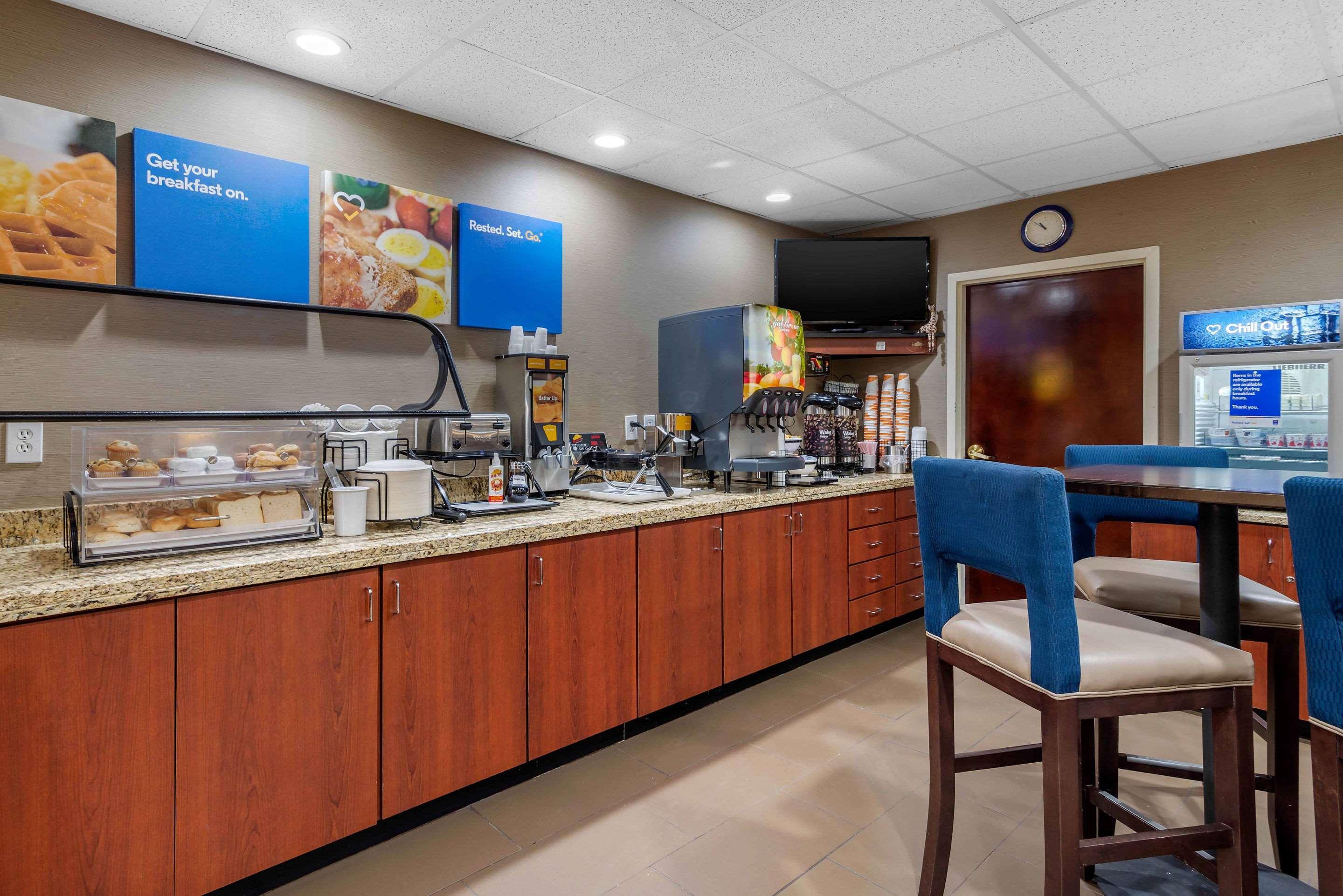 Comfort Inn & Suites Peachtree Corners Норкросс Экстерьер фото